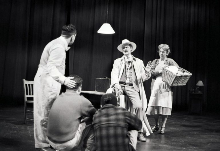 david whittworth west yorkshire playhouse death of a salesman Jude Law in Death of a Salesman with Ken Scott and James Purfoy ralph riach ella haddington